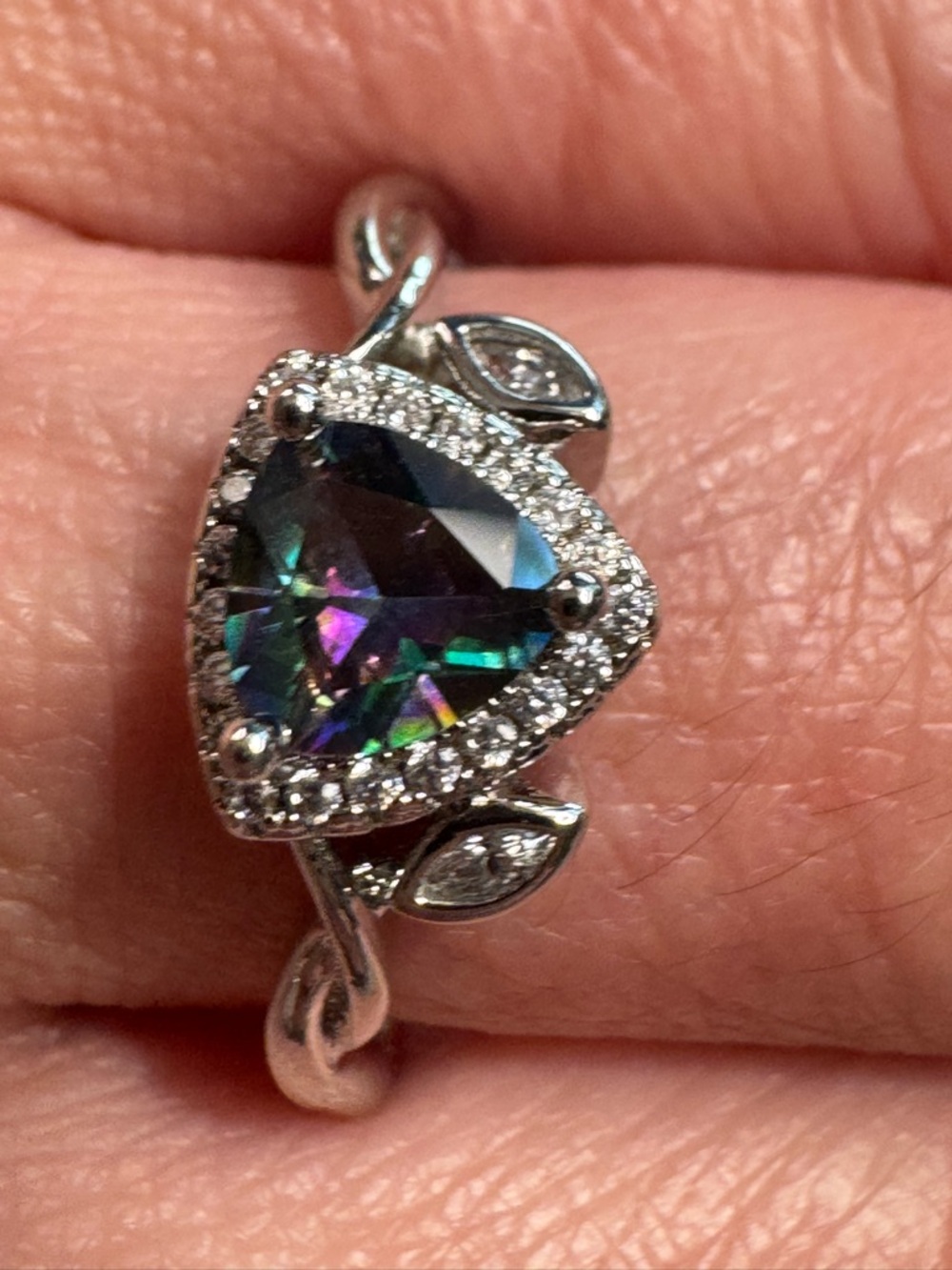 Mystic Heart Leaf Halo Ring - Silver Tone